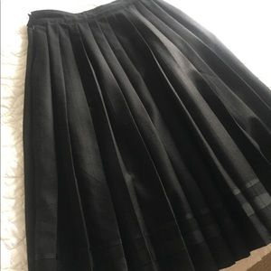 Club Monaco 100% wool skirt